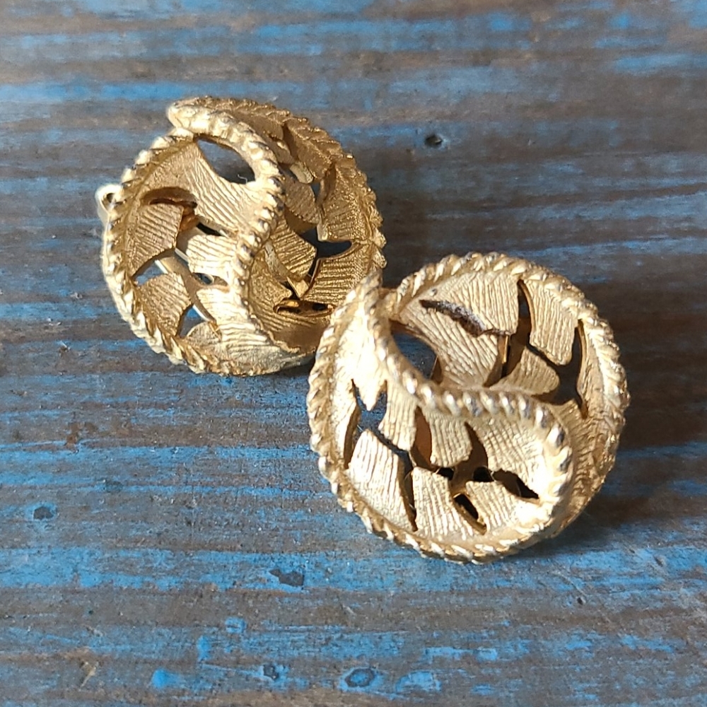 Vintage gold clip-on earrings